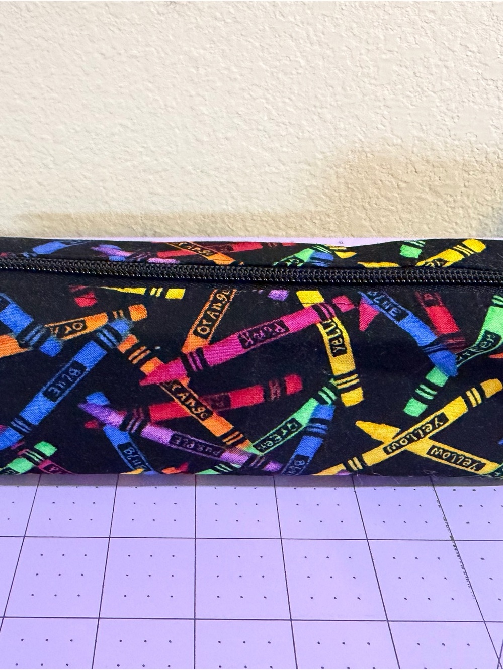 Multicolor Crayon Print Pencil Case - Black